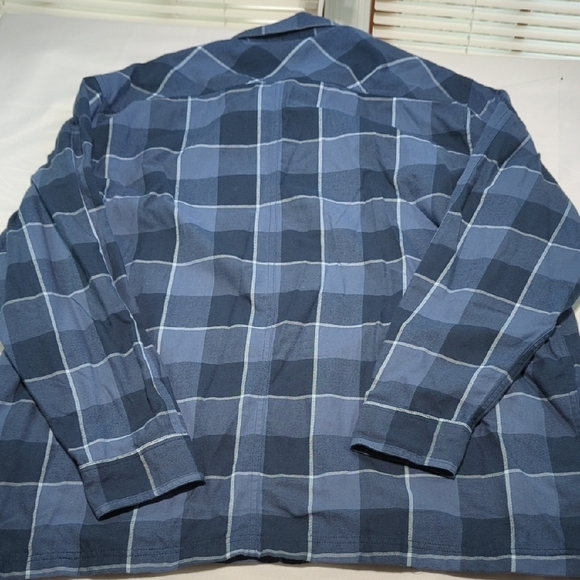 Wrangler Blue Plaid Casual Button Down Shirt - Picture 5 of 8